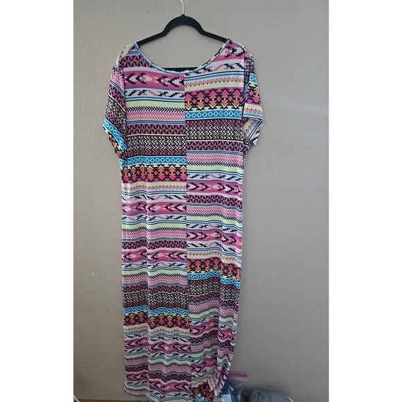 Eyeshadow Pink Tribal Print Colorful High Slit Maxi Dress Womans Plus Sz 22/24W - Picture 2 of 5